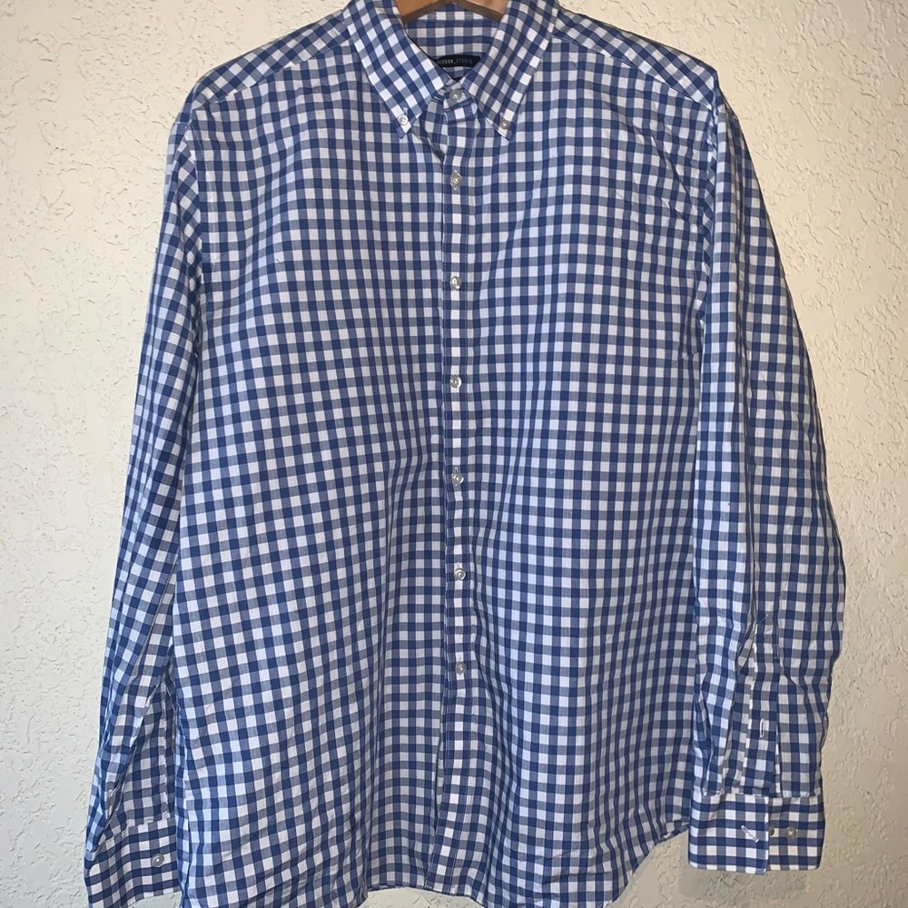 Van Heusen wrinkle free size 17/ 171/2 long sleeve